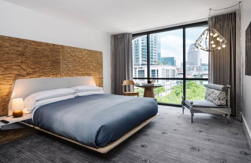 Congress Avenue Historic District Hotel | Refreshing Getaway Trip! Pets Allowed, Outdoor Pool, Minutes to Walter Beach
