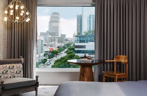 Congress Avenue Historic District Hotel | Refreshing Getaway Trip! Pets Allowed, Outdoor Pool, Minutes to Walter Beach