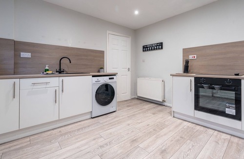 Shotts Apartment | Refreshing Modern Apartment in Salsburgh