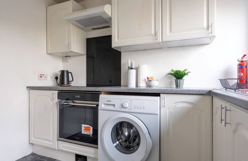 Bathgate Apartment | Refreshing Modern Apartment in Bathgate