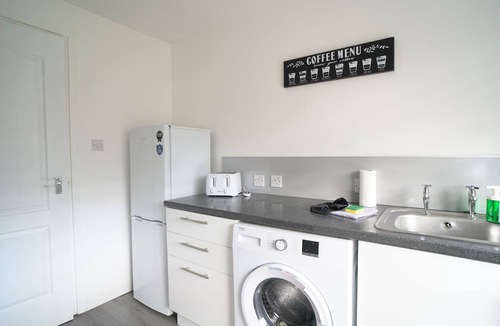 Hogganfield Apartment | Refreshing Modern Apartment in Glasgow