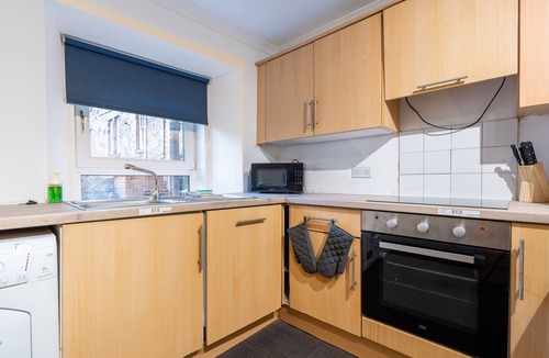 North West Apartment | Refreshing Modern Apartment in Glasgow's West End