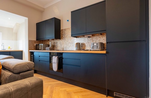 Shotts Apartment | Refreshing Modern Apartment in Shotts