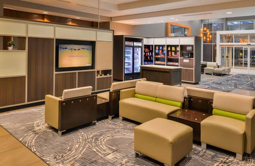 Waldron House | Refreshingly Bright Space Enjoy Premium Comfort