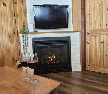 Saint-Ambroise Ski Chalet | Refuge Boréal - Bord du lac paisible
