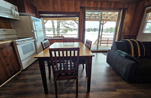 Saint-Ambroise Ski Chalet | Refuge Boréal | Peaceful lakefront