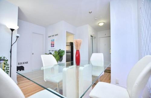 De Lorimier Apartment | Refuge Doux & Cozy