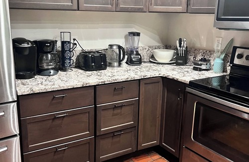Eustis House | Refuge Home, Jacuzzi & Heated Pool 35 min Orlando.