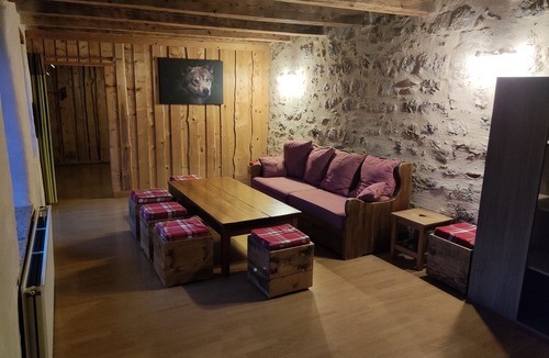 Les Moussieres Cottage | Refuge Sous La Joux - Gîte La Cahute