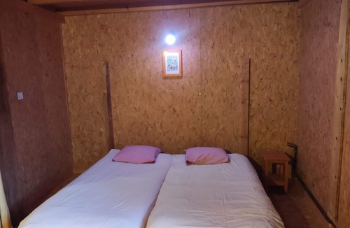 Les Moussieres Cottage | Refuge Sous La Joux - Gîte La Cahute