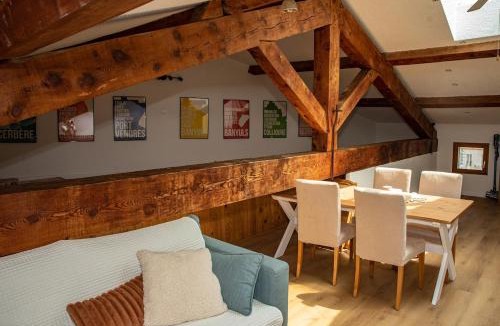 Bas-Vernet Apartment | Refuge sous les toits