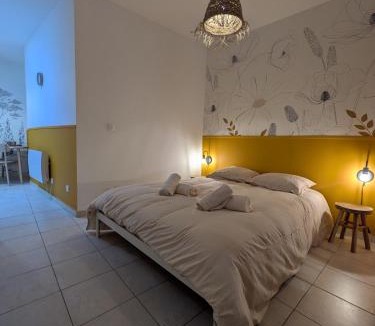 Saint-Omer Apartment | Refuge subtil