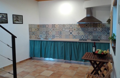 Rodes House | Refugi rural Casa Canelo