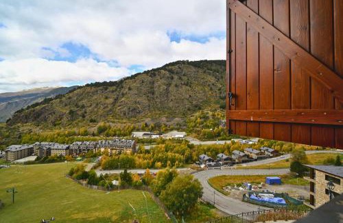 Soldeu Apartment | Refugio Amplio con Vistas y Parking I Eslalom