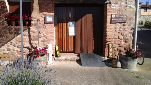 Viloria de Rioja Hostel | Refugio peregrinos Acacio & Orietta