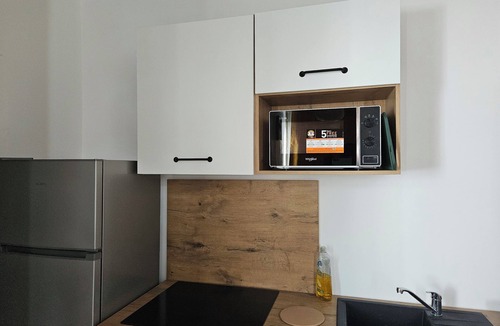 Valenciennes Apartment | Refurbished 1-bedroom apartment