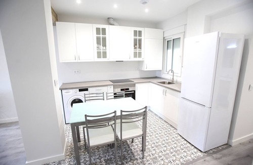Logrono Historic Centre Apartment | REFURBISHED CENTRAL APARTMENT, GARAGE AND WIFI.