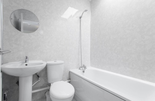 London Borough of Bromley Apartment | *REFURBISHED* Studio (1) 25 mins to London Bridge