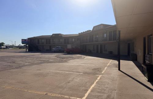 Coffeyville Hotel | Regal Inn Coffeyville KS US 169