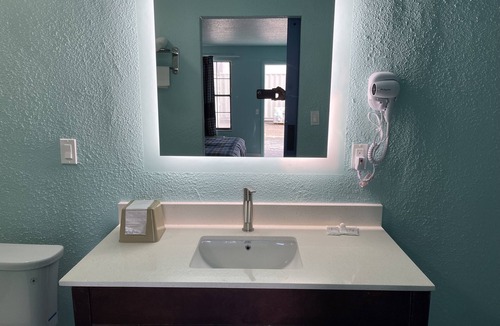 Lake City Hotel | Regal Inn