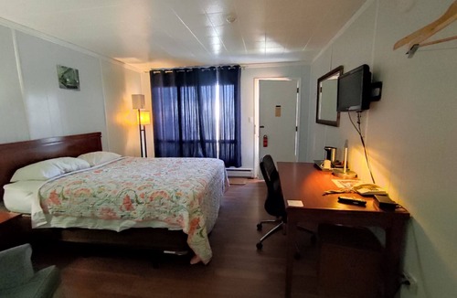 South Porcupine Hotel | Regal Motel