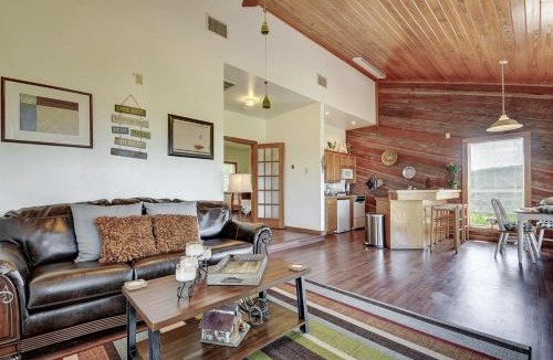 Spicewood House | Regal Riverfront Retreat