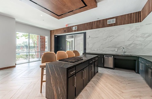 South Main Apartment | Regards At Med Center 162 I Comfy 2 Bed 2 Bath