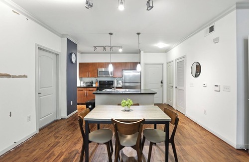 South Main Apartment | Regards At Med Center 262 I Comfy 2 Bed 2 Bath