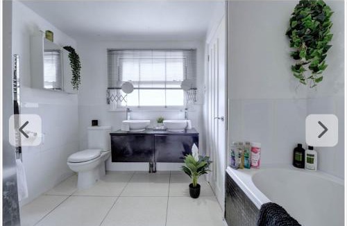 Henley House | Regatta 10 day stay ONLY from 26th June