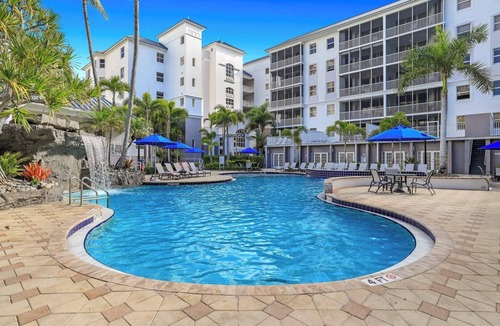 Vanderbilt Beach Condo | Regatta - William Raveis Rentals