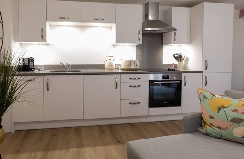 Southampton City Centre Apartment | Regency Court - with private courtyard