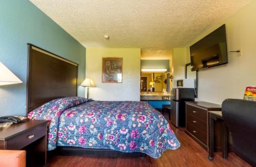 Bay City Hotel | Regency Inn and Suites Bay City, Texas