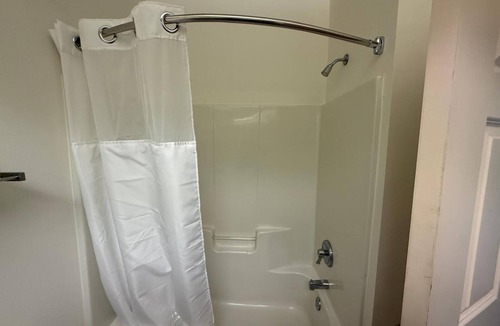 Milton Hotel | Regency Inn and Suites