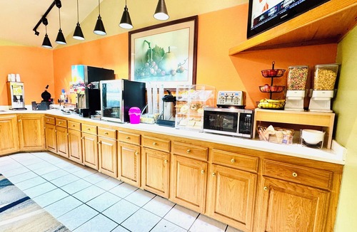 Stilwell Hotel | Regency Inn And Suites