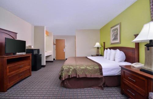 Geneseo Hotel | Regency Inn Geneseo IL