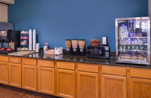 Geneseo Hotel | Regency Inn Geneseo IL