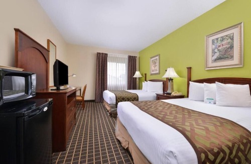 Geneseo Hotel | Regency Inn Geneseo IL