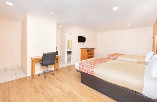 Hondo Hotel | Regency Inn Hondo