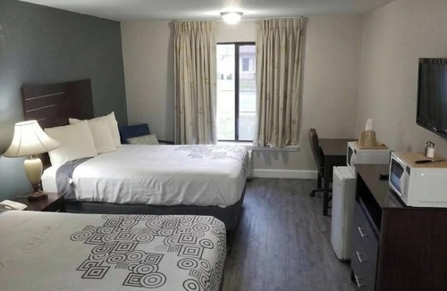 North Shore Hotel | Regency Inn & Suites Houston East I 10