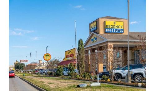 North Shore Hotel | Regency Inn & Suites Houston East I 10
