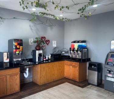 US 290 Hotel | Regency Inn & Suites