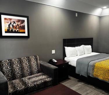 US 290 Hotel | Regency Inn & Suites