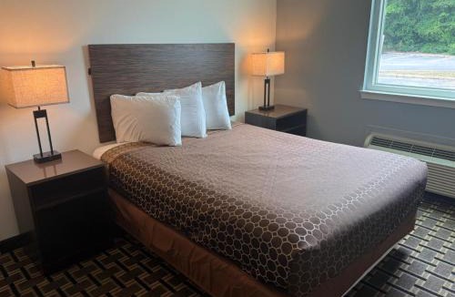 Milton Hotel | Regency Inn & Suites