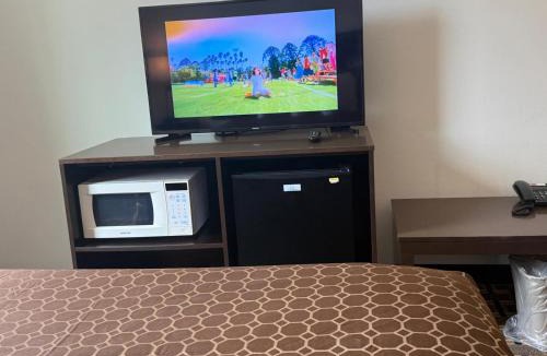 Milton Hotel | Regency Inn & Suites