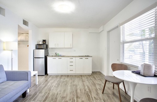 Indian Beach Sapphire Shores Hotel | Regency Inn & Suites