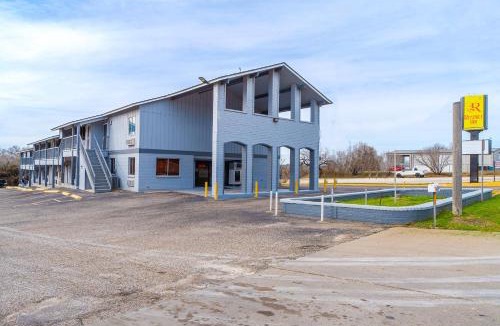 Three Rivers Hotel | Regency Inn Three Rivers I-37