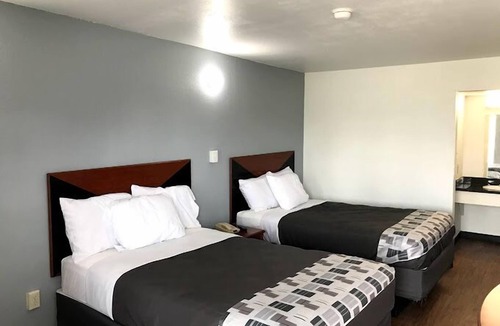 Broadmoor Hotel | Regency Inn