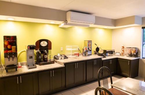 Monroeville Hotel | Regency Inn