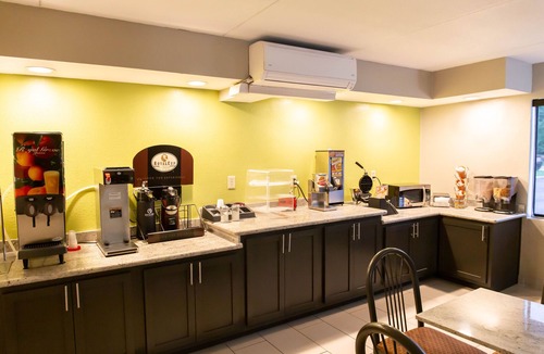 Monroeville Hotel | Regency Inn