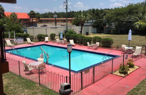 Perry Hotel | Regency Inn